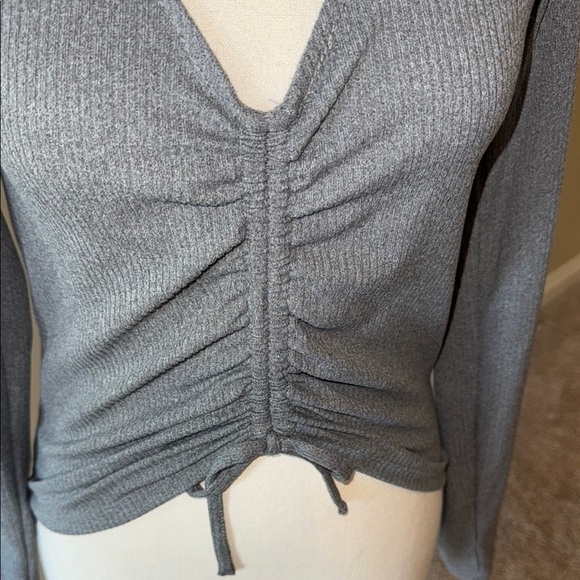 Streetwear Society Cropped Sweater Grey V-neck Ruched Drawstring Long Sleeve Top - Picture 4 of 10